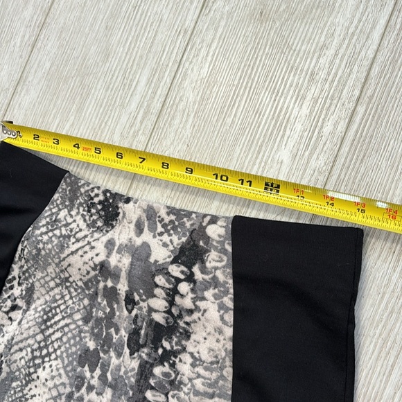 🎈4 LISTINGS FOR $20 Mossimo Snake Skin Black Pencil Skirt size Medium - Picture 4 of 5